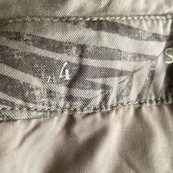 WHBM High Rise Short Khaki Tropical Print 4 - Picture 11 of 13